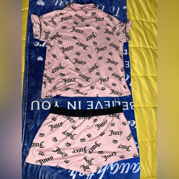Juicy Couture sleepwear set - Picture 2 of 7